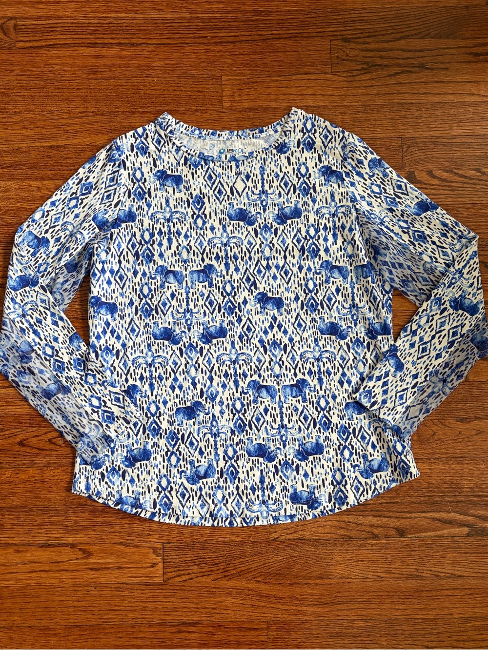 Ibkul Kendra Long Sleeve Top Blue Elephant Print Size Large UPF 50